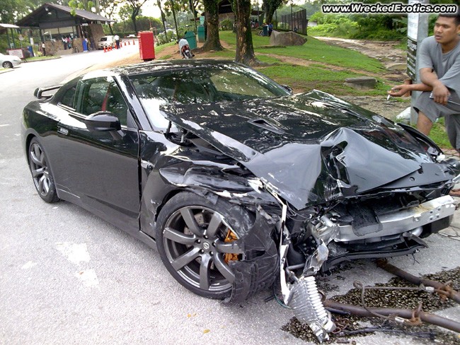 Nissan gtr crash #10