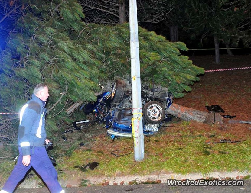 Driver Lost Control Around a Curve at Very High Speed And Crashed Into ...