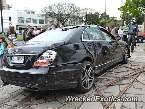 2009 Mercedes Benz S65 Amg Wrecked In Porto Alegre Brazil
