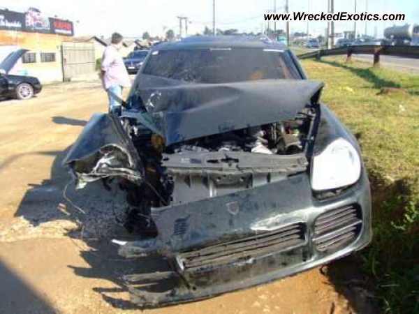 2006 Porsche Cayenne Wrecked Brazil