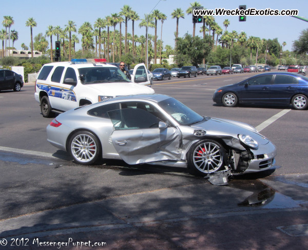 crashed porsche 911